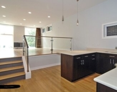 813 N May Street - Photo Thumbnail 2