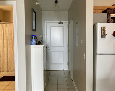 645 N Kingsbury Street - Photo Thumbnail 8