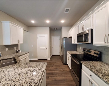 165 Canvas Ives Drive - Photo Thumbnail 8