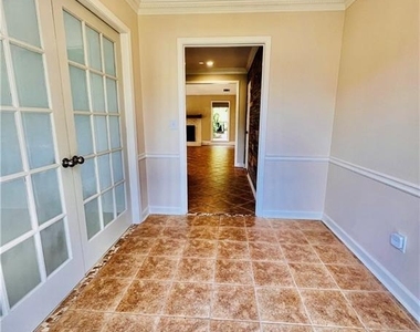 205 Kinderhill Court - Photo Thumbnail 4