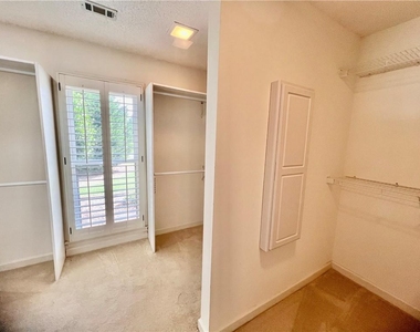 205 Kinderhill Court - Photo Thumbnail 29
