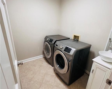 205 Kinderhill Court - Photo Thumbnail 35