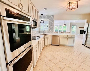 205 Kinderhill Court - Photo Thumbnail 6
