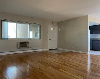 1019 Peterson Avenue - Photo Thumbnail 15