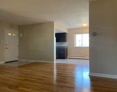1019 Peterson Avenue - Photo Thumbnail 14