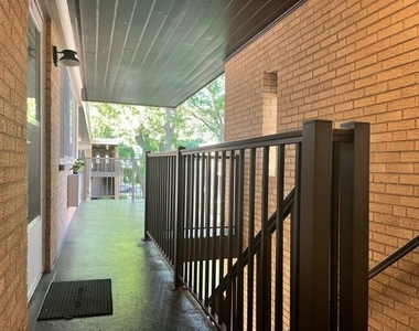 1019 Peterson Avenue - Photo Thumbnail 4