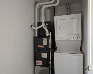 2814 N Troy Street - Photo Thumbnail 12