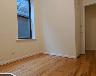 2319 N Kedzie Boulevard - Photo Thumbnail 12