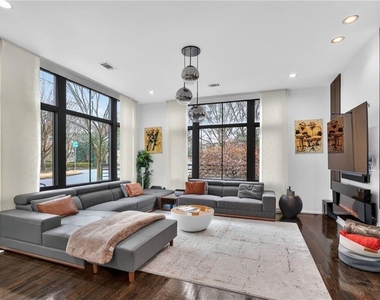 721 Longleaf Drive Ne - Photo Thumbnail 8
