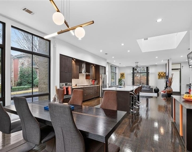 721 Longleaf Drive Ne - Photo Thumbnail 19