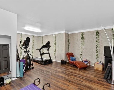 721 Longleaf Drive Ne - Photo Thumbnail 36