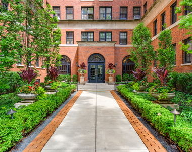 400 W Deming Place - Photo Thumbnail 1