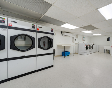 400 W Deming Place - Photo Thumbnail 3