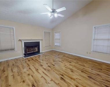 110 Beaverwood Lane - Photo Thumbnail 4