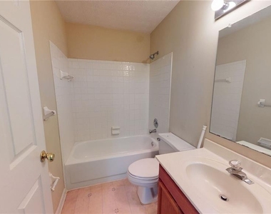 110 Beaverwood Lane - Photo Thumbnail 8