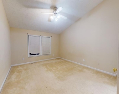 110 Beaverwood Lane - Photo Thumbnail 11