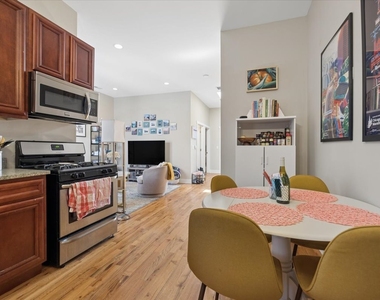 1959 N Wilmot Avenue - Photo Thumbnail 4