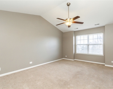 208 Comstock Drive - Photo Thumbnail 12