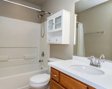 208 Comstock Drive - Photo Thumbnail 11