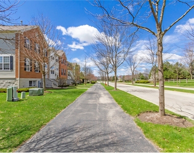 208 Comstock Drive - Photo Thumbnail 17