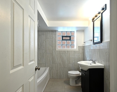 1018 S 11th Avenue - Photo Thumbnail 9