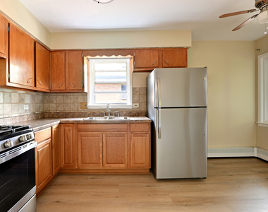1018 S 11th Avenue - Photo Thumbnail 3