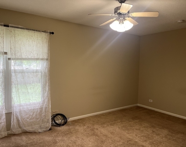 821 Brentwood Drive - Photo Thumbnail 5
