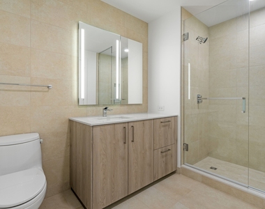 211 N Harbor Drive - Photo Thumbnail 5