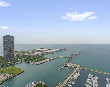 211 N Harbor Drive - Photo Thumbnail 14