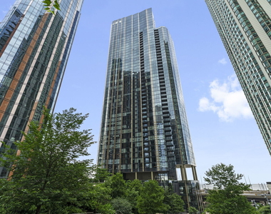 211 N Harbor Drive - Photo Thumbnail 16