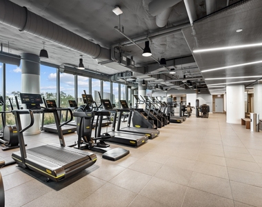 211 N Harbor Drive - Photo Thumbnail 11