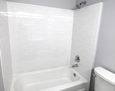 3018 Roberts Drive - Photo Thumbnail 3