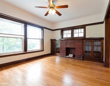 1253 W Byron Street - Photo Thumbnail 1