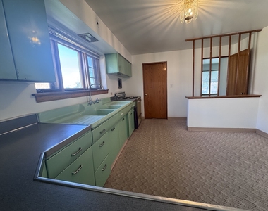 10315 Chaucer Street - Photo Thumbnail 7