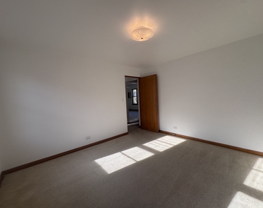 10315 Chaucer Street - Photo Thumbnail 11
