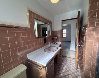 10315 Chaucer Street - Photo Thumbnail 14