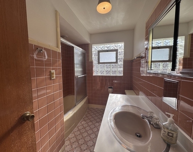 10315 Chaucer Street - Photo Thumbnail 12