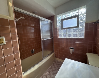 10315 Chaucer Street - Photo Thumbnail 13