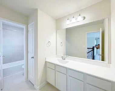 4403 Silvergrass Lane - Photo Thumbnail 18