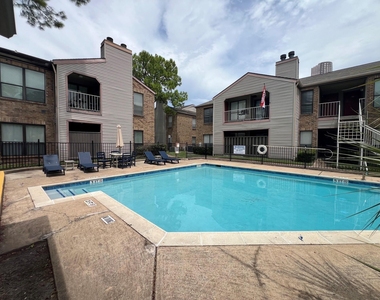 2025 Augusta Drive - Photo Thumbnail 18