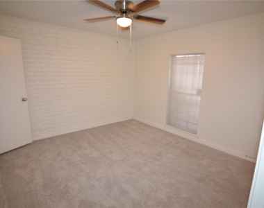 7104 Jetty Lane - Photo Thumbnail 8