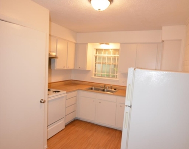7104 Jetty Lane - Photo Thumbnail 6