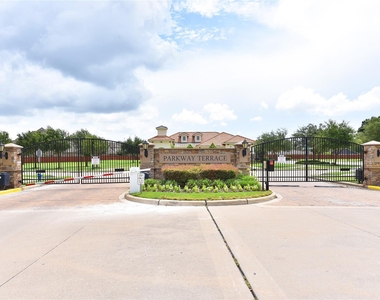13117 Stoneleigh Terrace Drive - Photo Thumbnail 47