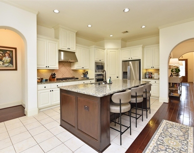 13117 Stoneleigh Terrace Drive - Photo Thumbnail 9
