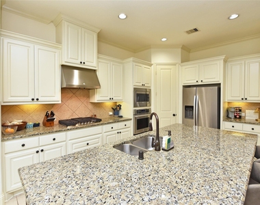 13117 Stoneleigh Terrace Drive - Photo Thumbnail 12