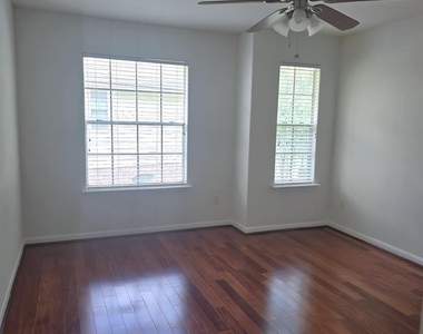2710 Grants Lake Boulevard - Photo Thumbnail 16