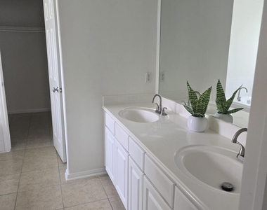 2710 Grants Lake Boulevard - Photo Thumbnail 18