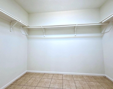2710 Grants Lake Boulevard - Photo Thumbnail 21