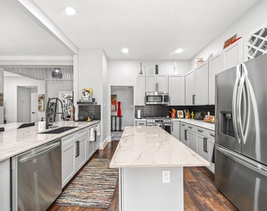 906 Maple Branch Lane - Photo Thumbnail 4