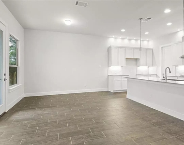 200 Castlefields Street - Photo Thumbnail 11